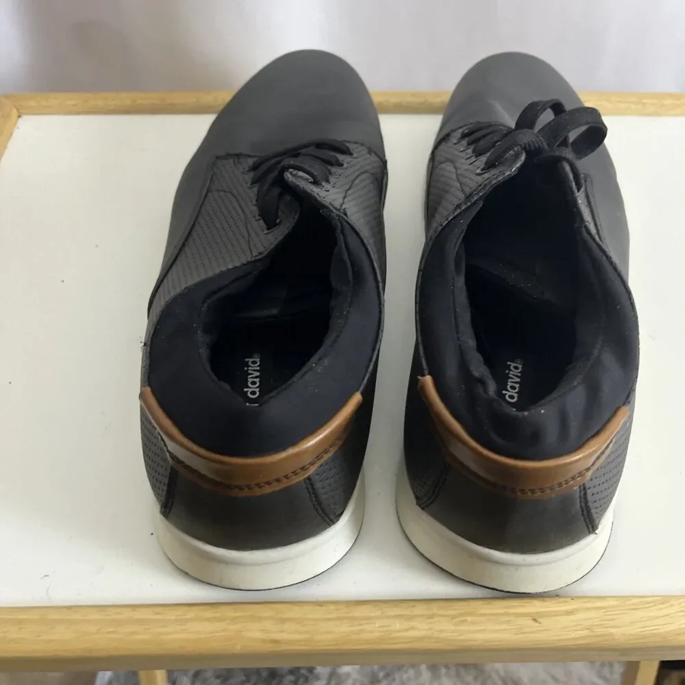 Robert David Black Low Top Casual Men’s Snikers Size 13 M Comfortable Matrix